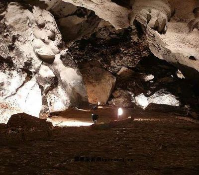 马古拉洞穴
